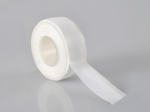 Uporaba etilen bis oleamida v proizvodnji plastike